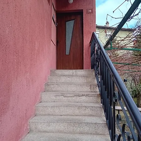 Secret Garden Apartment *
